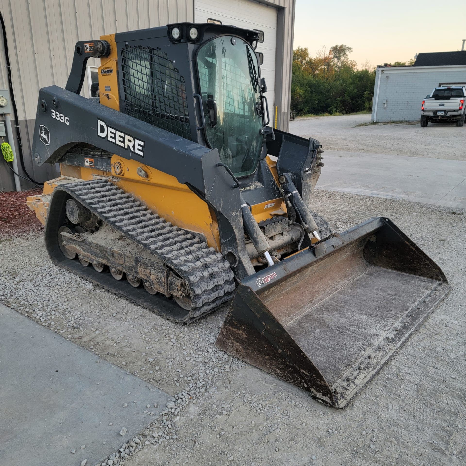 JOHN DEERE 333G