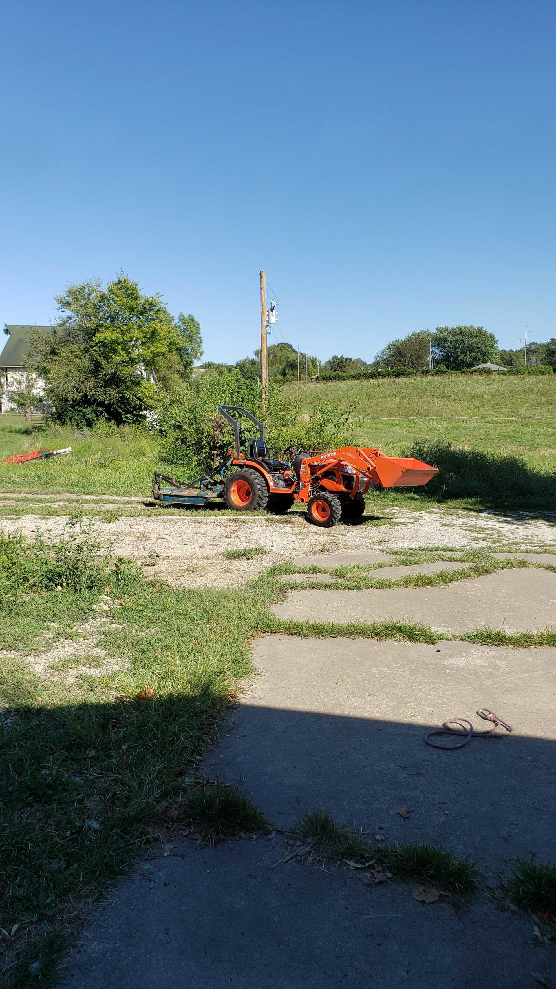 Kubota B2620 Tractor w/loader