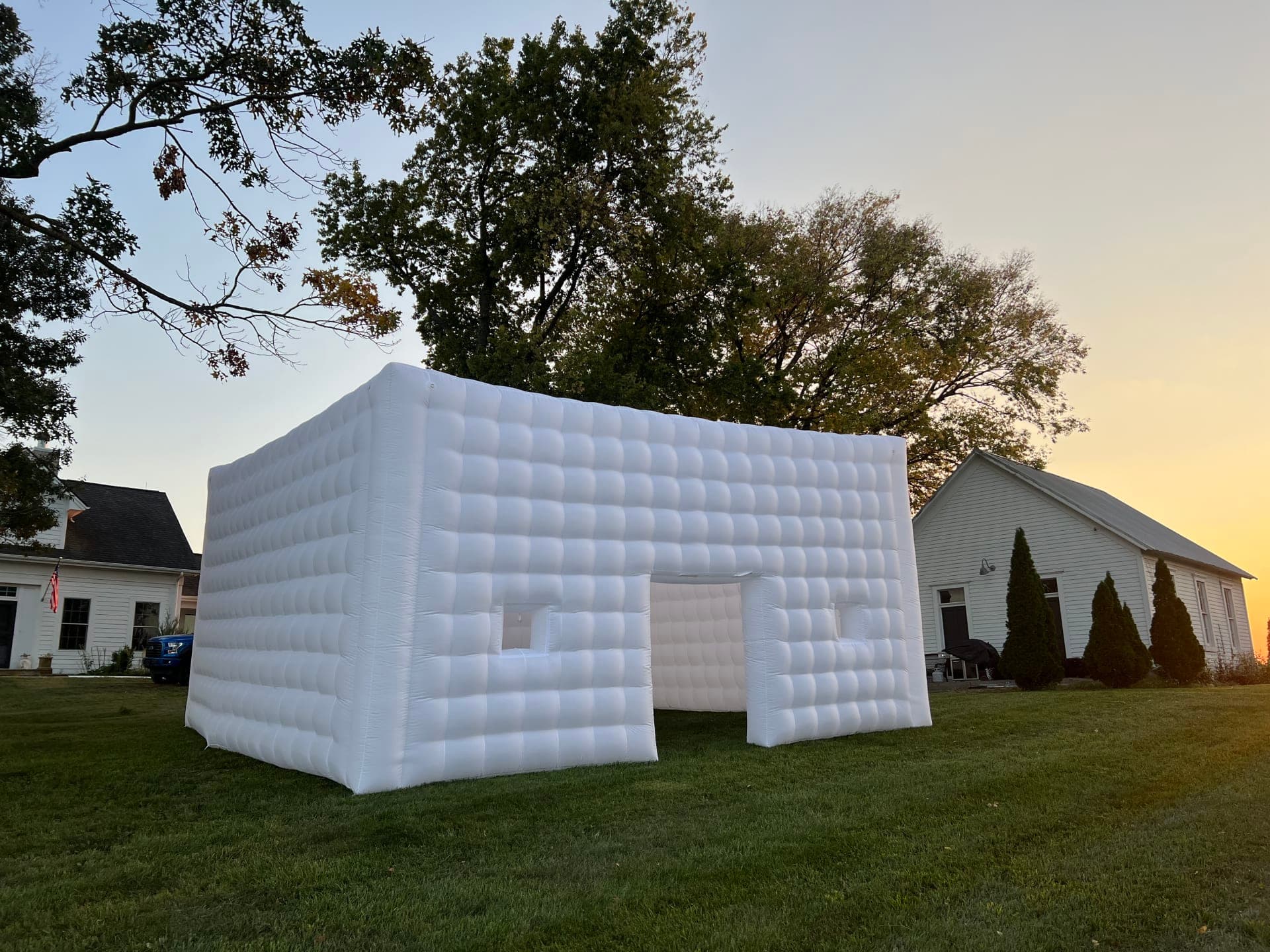 26x26x16 inflatable party house