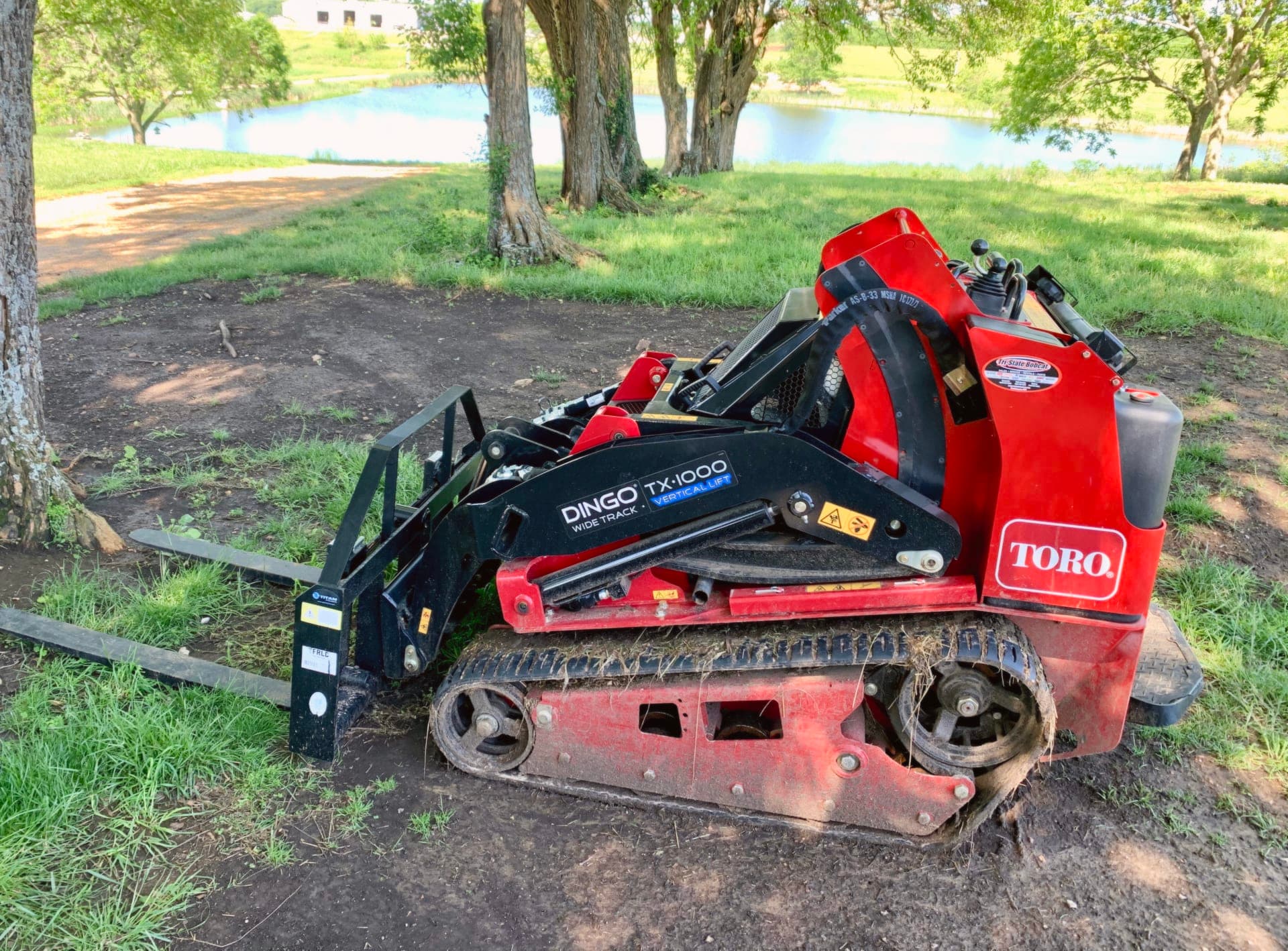 Toro Dingo TX 1000 Mini Skid Steer